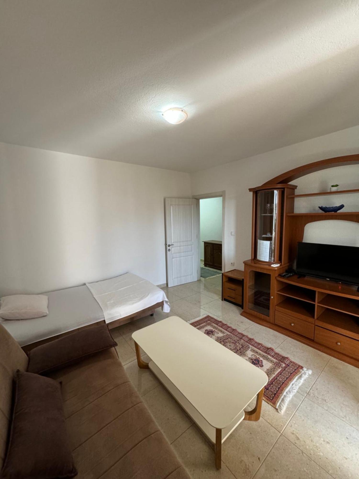 Berin Apartments 울친 외부 사진